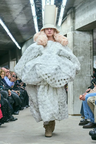 Look 17